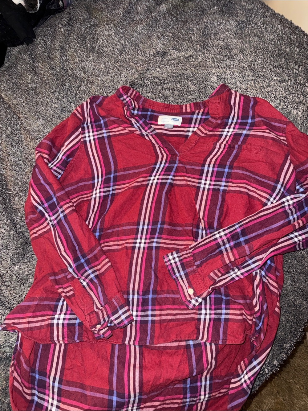 Old Navy Red Plaid Long-Sleeve V-Neck Tee